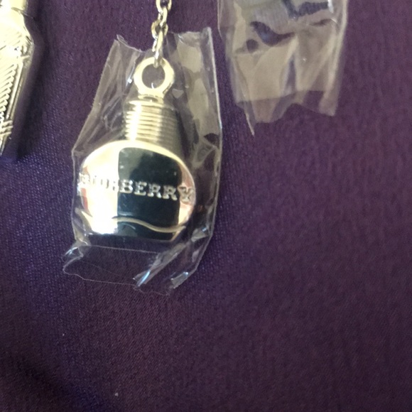 Burberry key chain - Picture 4 of 7